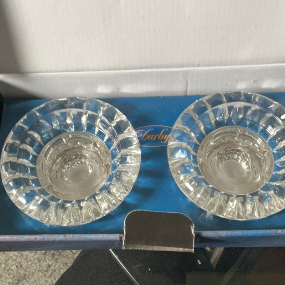 Darby Crystal Candleholder Set.